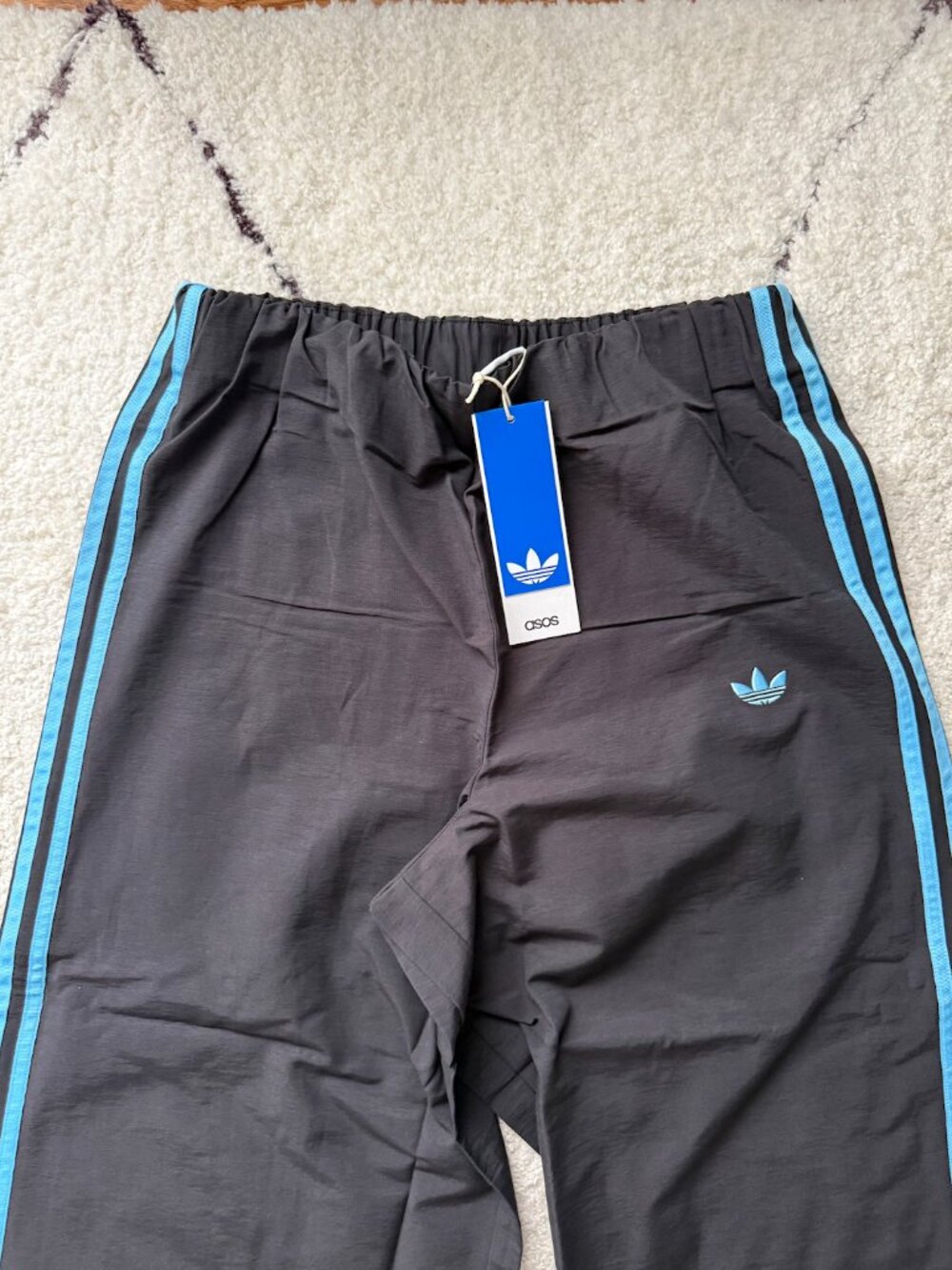 adidas Originals x ASOS women's wide leg track pants in navy, size small - Picture 10 of 11